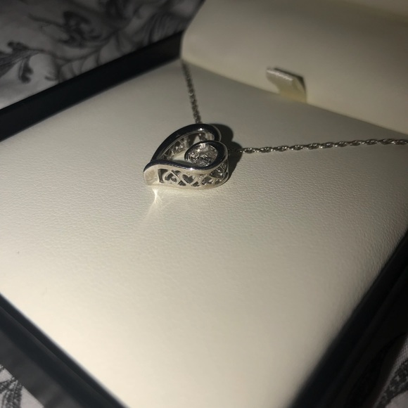 Fredmeyers jewelers necklace - Picture 3 of 3